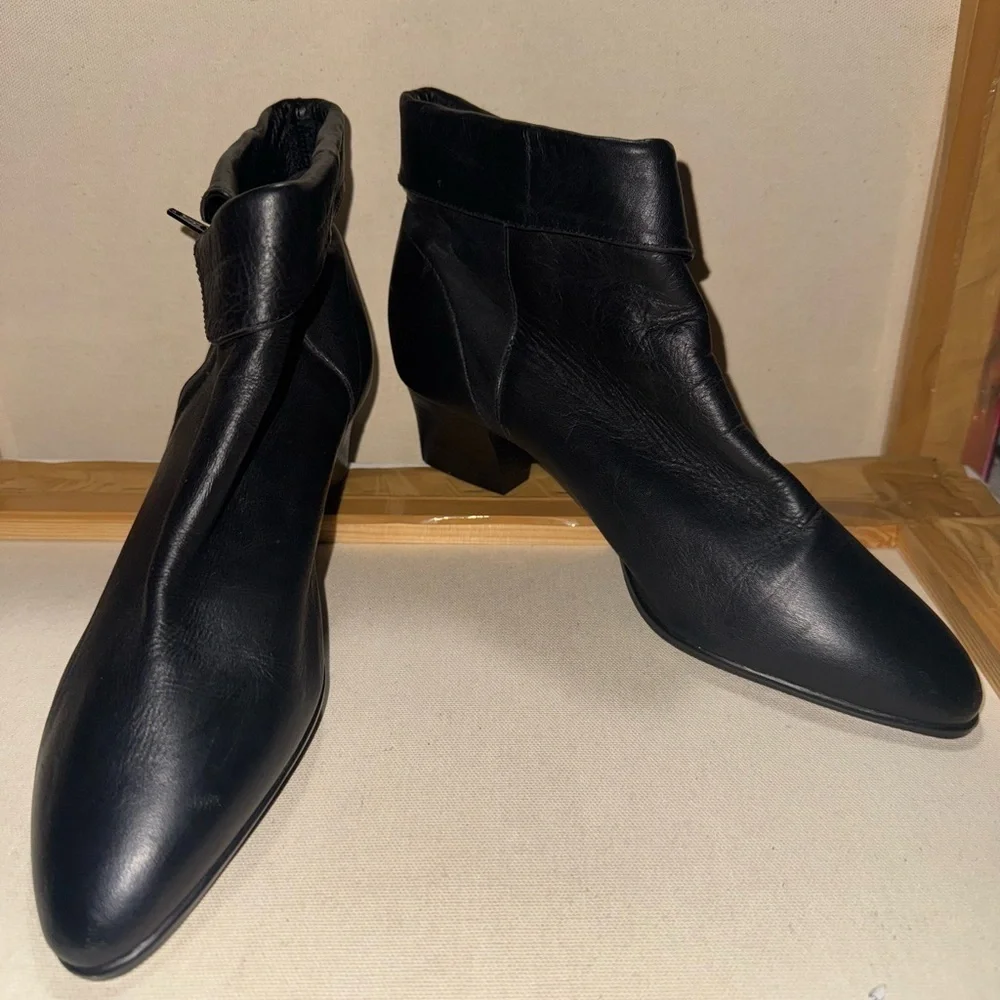 Black Ankle Boots with Smooth Leather and Minimalist Design